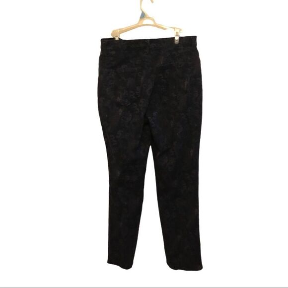 Gloria Vanderbilt Women's Jeans - Black and Gold Paisley - Picture 3 of 9